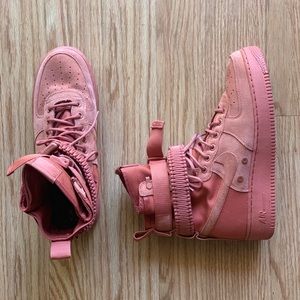 Nike Air Force 1 SF Dusty Peach SZ: 10.5